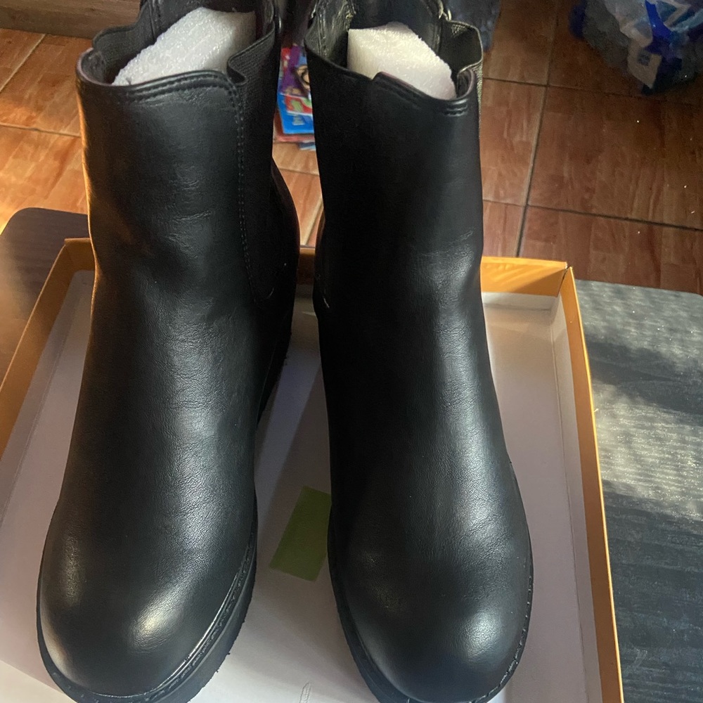 Chase+chloe  beautiful black shoes 👞